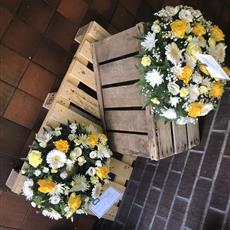 Large and medium posies in yellow and white 