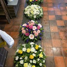 Posy and wreath selection medium size 